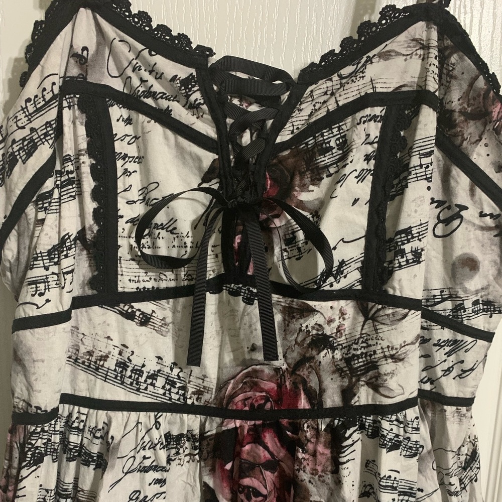 HOT TOPIC Ruffle Lyric Dress